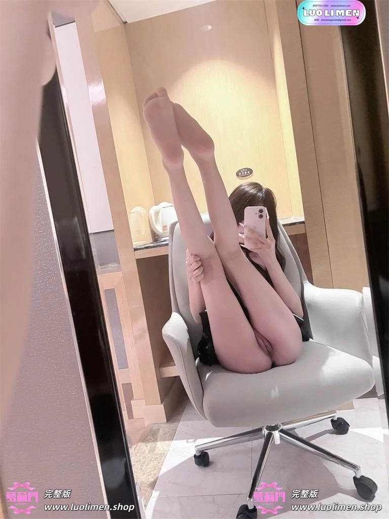 图片[7]-奈奈@Ynainaii 新作 双尾水手服少萝福利 极品萝莉诱惑-萝莉萌妹