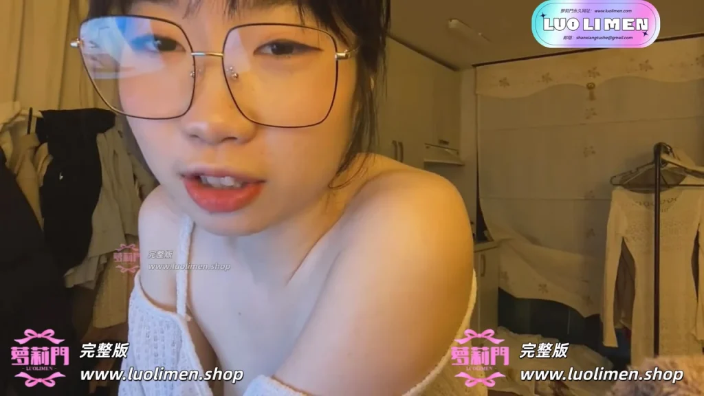 图片[5]-清纯眼镜学生妹可爱自拍 脱光后秒变淫娃 与男友露脸性爱-萝莉萌妹