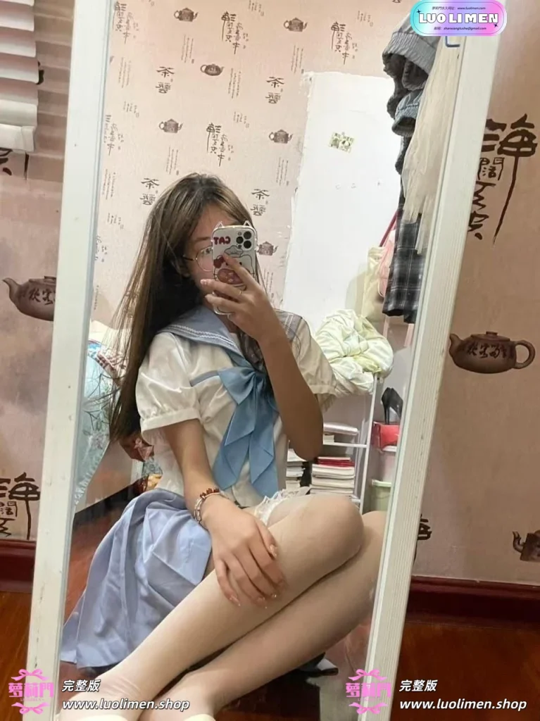 图片[3]-高颜值美眉露脸性爱自拍 被男友疯狂调教深喉 渔网情趣制服-萝莉萌妹